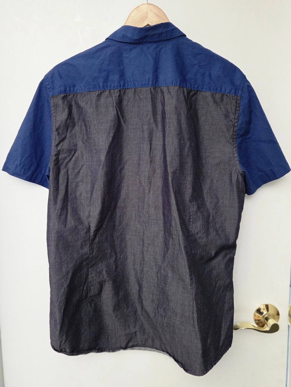 GUESS Men Slim Fit Colorblock Short Sleeve Button-Up Shirt Blue Charcoal Size L - Picture 9 of 11